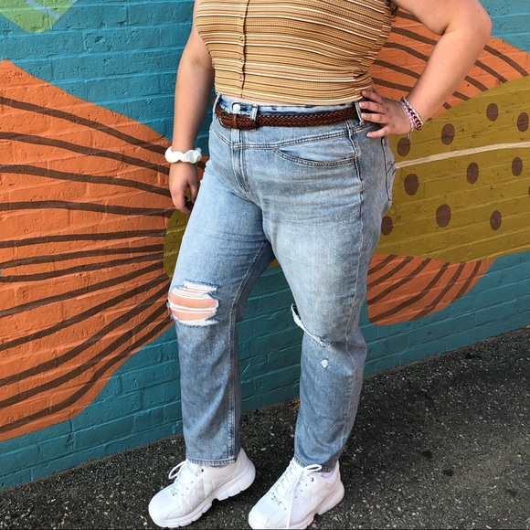 AE Mom Jeans - Picture 10 of 10